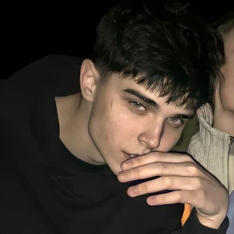  54612986  Roman, 27 ,    -