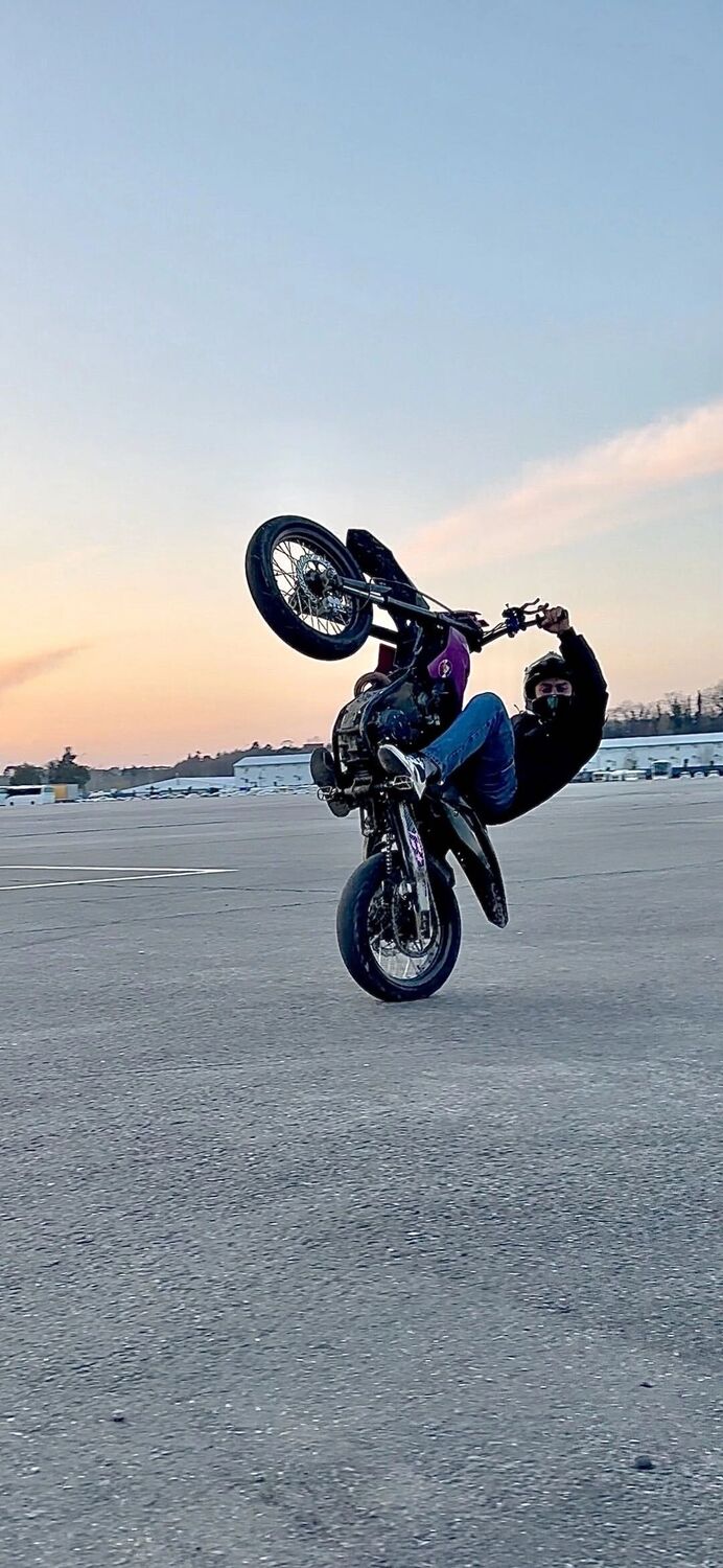  ,   Moto, 24 ,   ,   , c , 