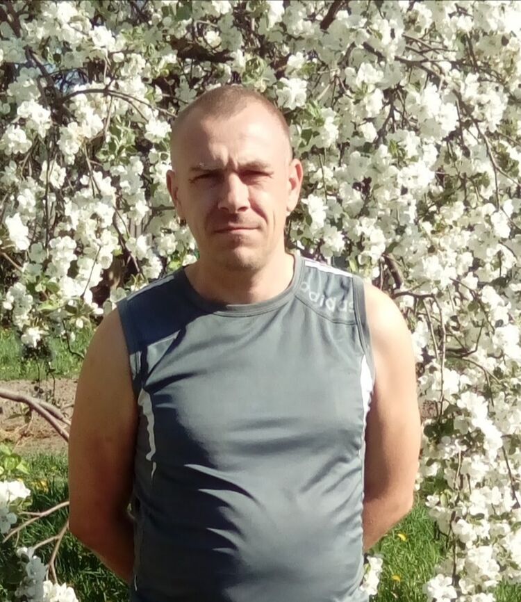  19877306  Andrei, 48 ,    