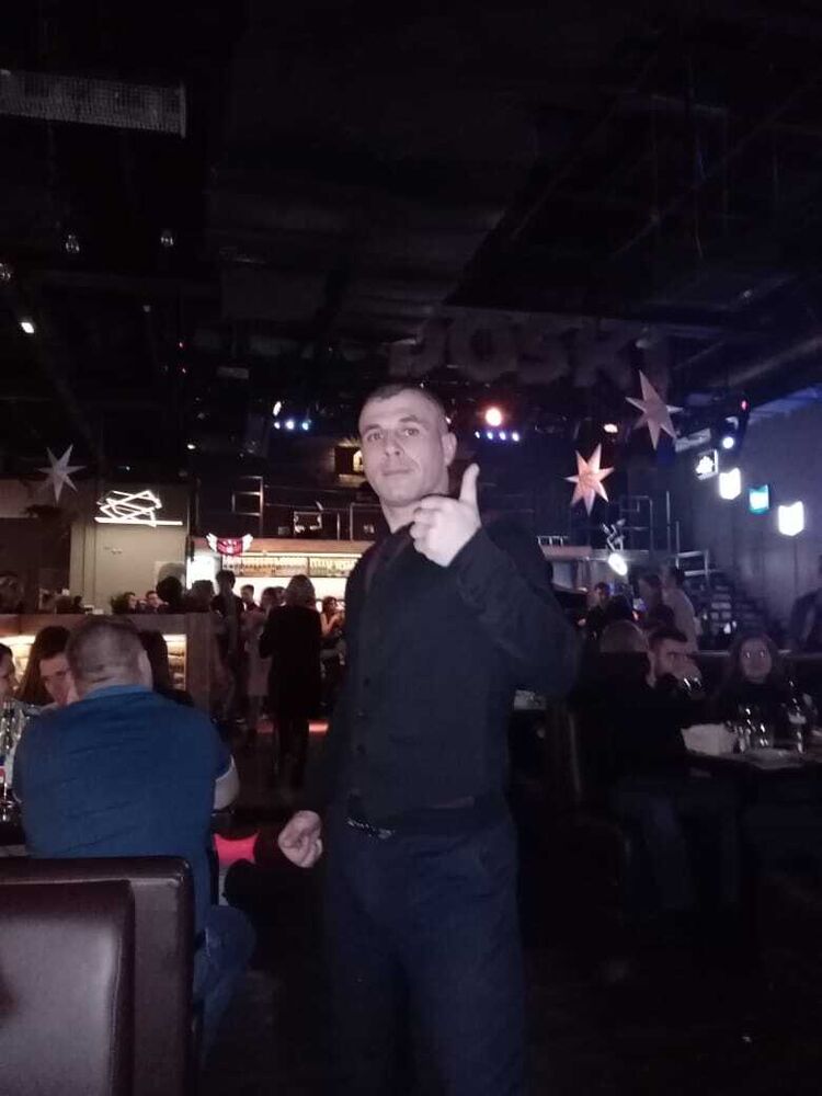  30794686  Ahiles, 37 ,    