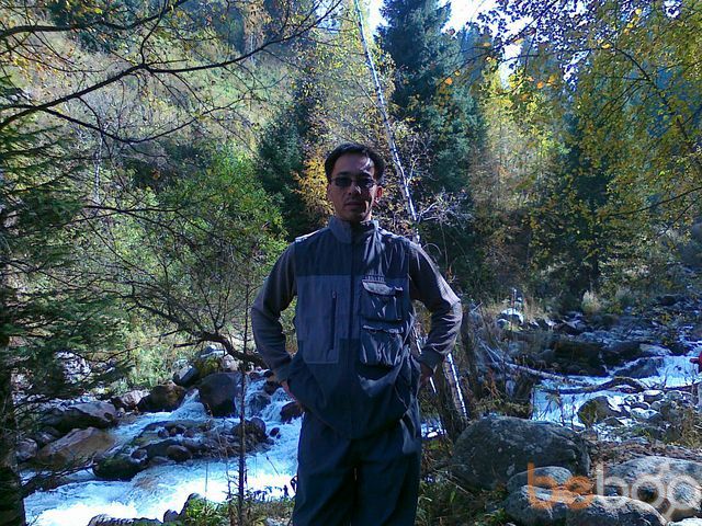  ,   Janik, 53 ,  
