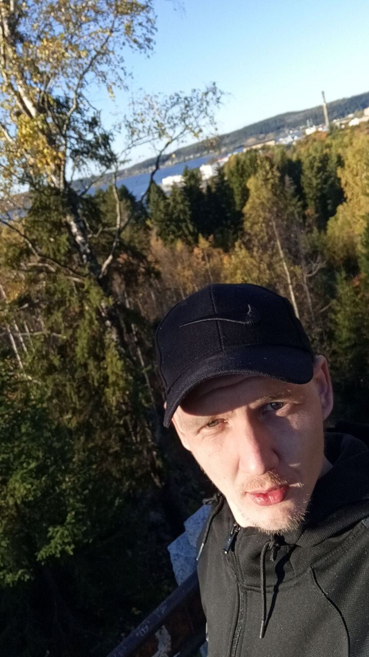  47020196  Vladislav, 27 ,    