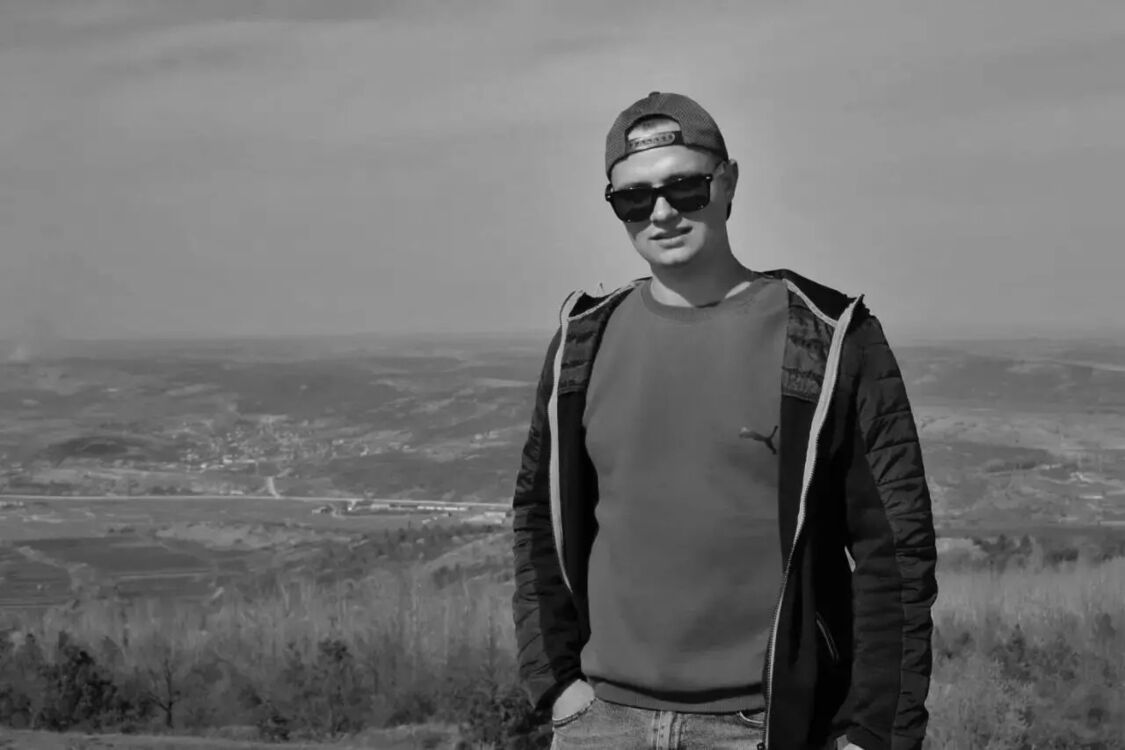  25141466  Vasile, 27 ,    