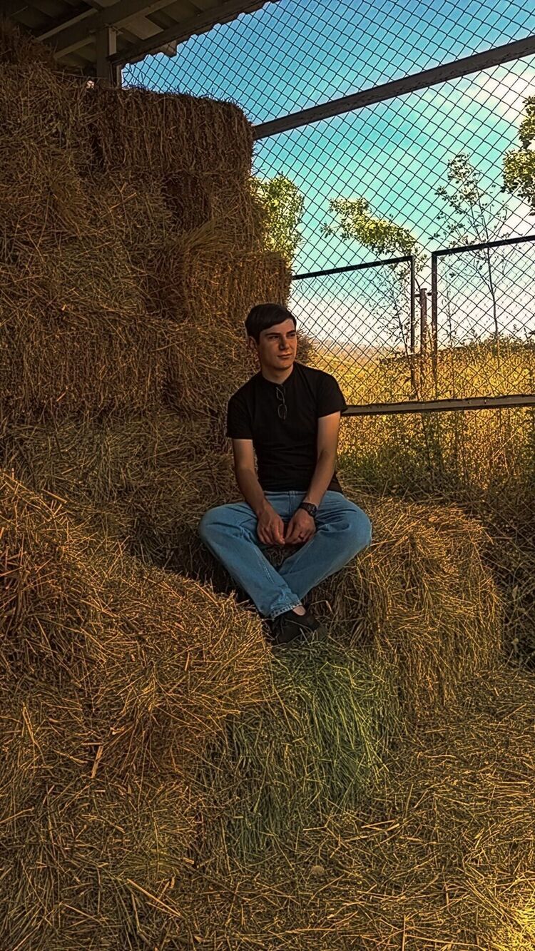  ,   Erik, 18 ,     , c 