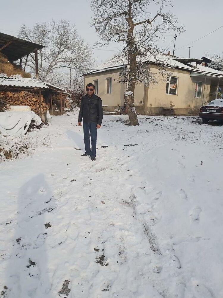  18761066  HOVHANNES, 38 ,    