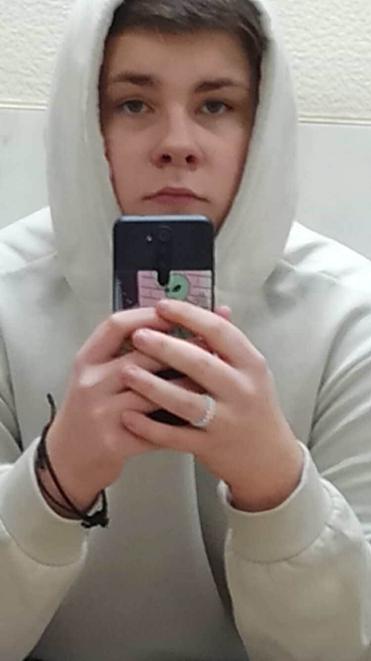  32348836  , 20 ,    