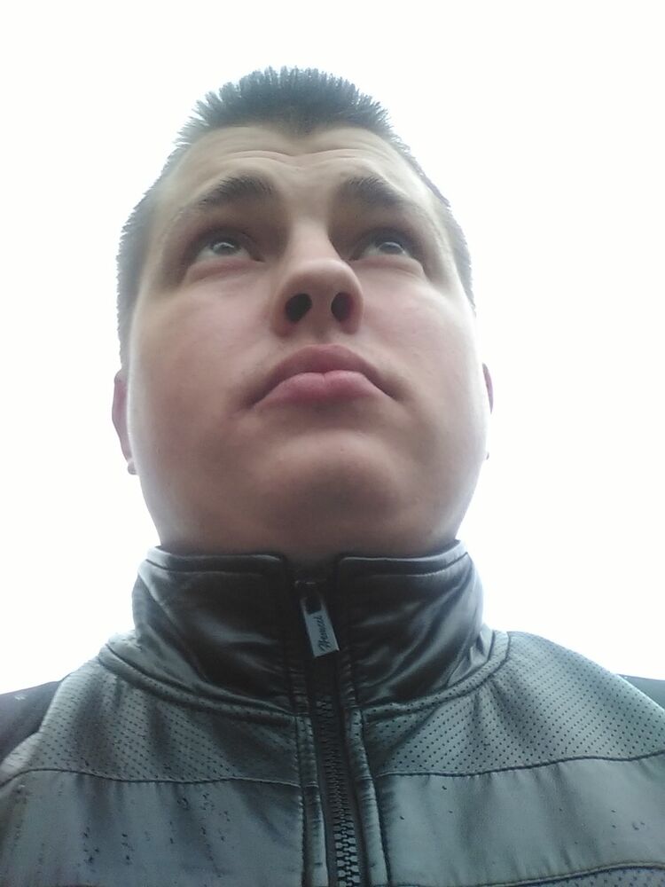  10492616  Fredonik, 34 ,    