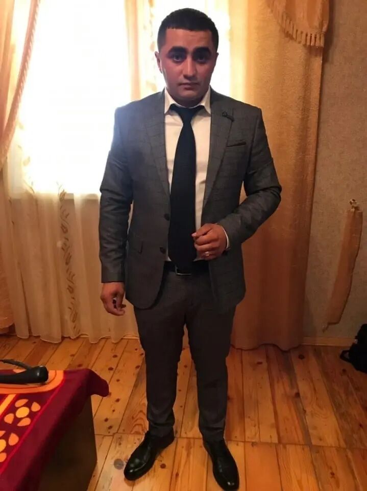  40014126  Ruslan, 32 ,    