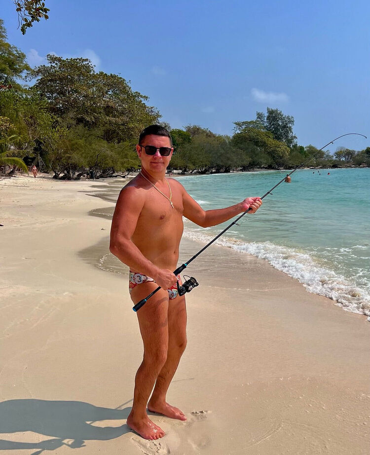 ���������� ������, ���� ������� CanisMajoris, 40 ���, ������������ ��� ������, ����� � ���������, c�������� ���������, ���������