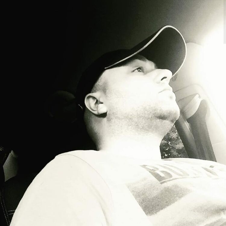  ,   Slava, 32 ,   ,   , c 