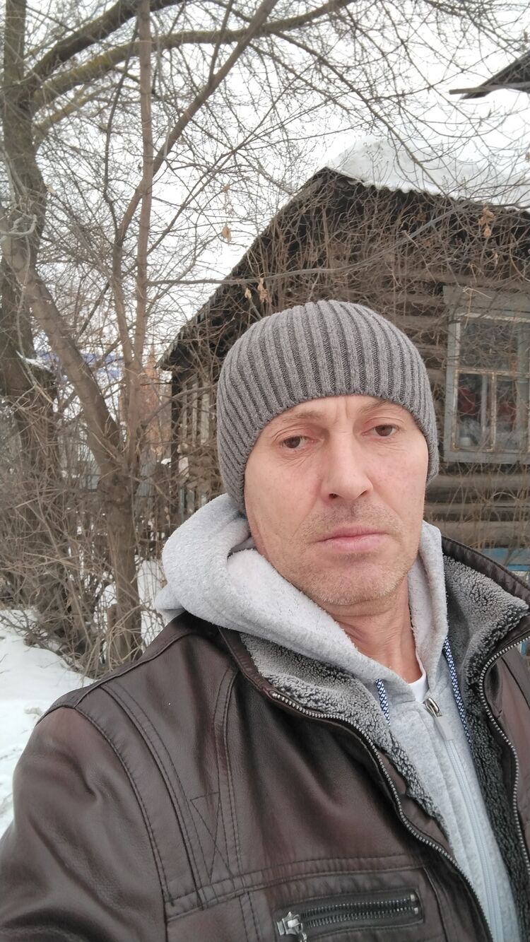  ,   Victor, 44 ,   ,   , c 