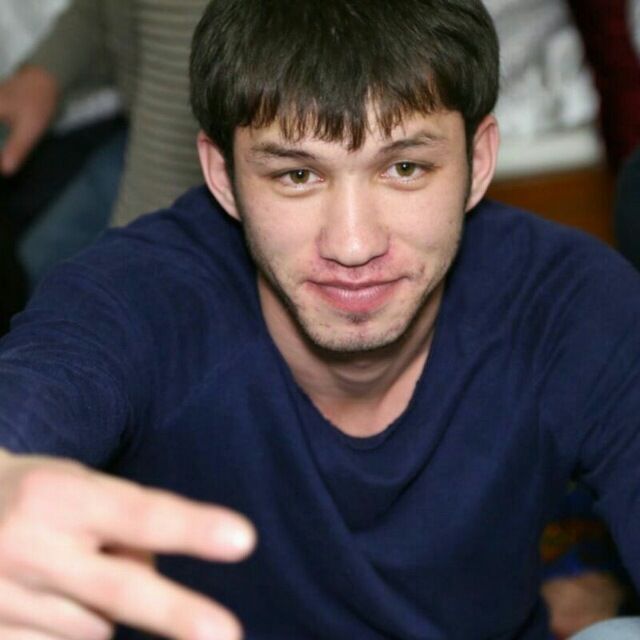  34104476  Umar, 33 ,    