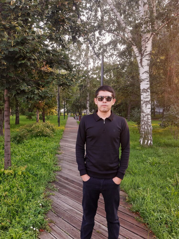  ,   Muza, 33 ,   ,   