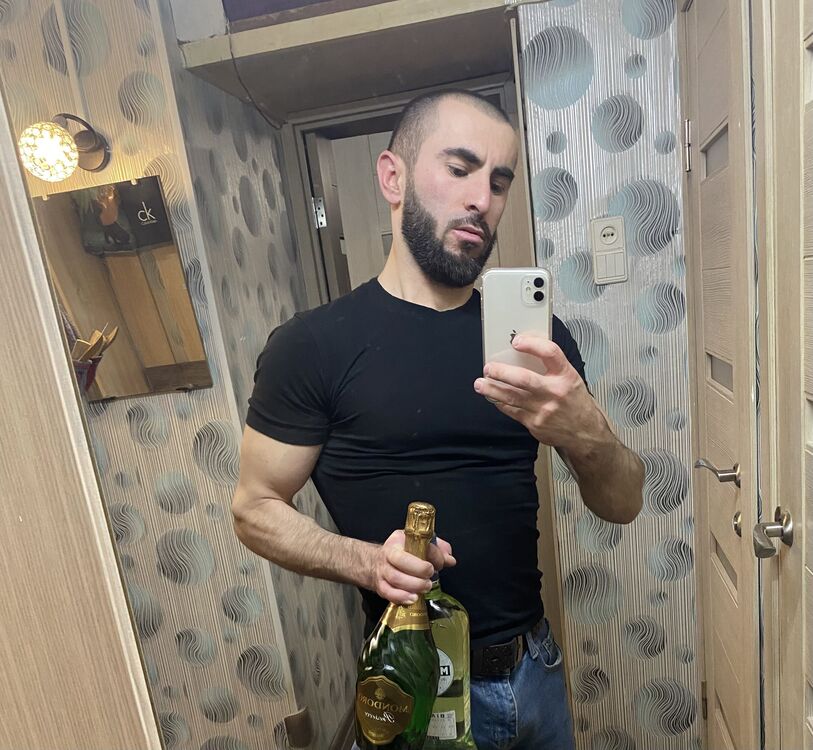  51855446  Adam, 34 ,    -