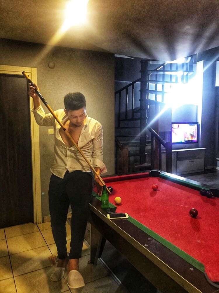   ,   Ahmet, 31 ,   ,   