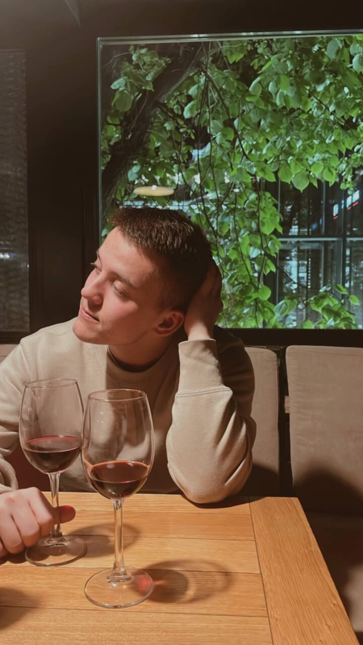  ,   Vlad, 26 ,   ,   