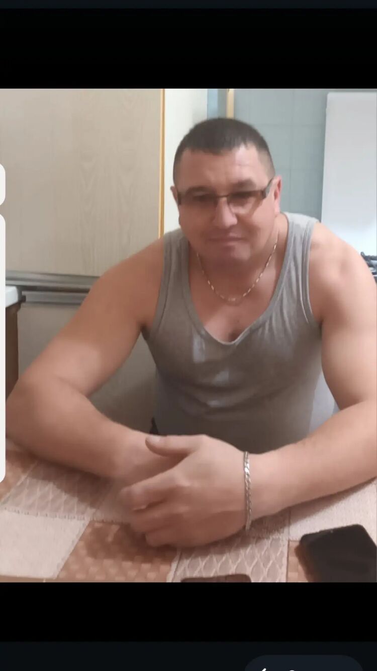  ,   Nikolas, 40 ,     , c 