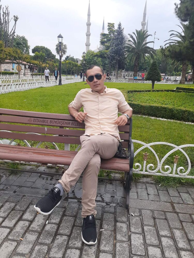  49879056  Aslan, 38 ,    
