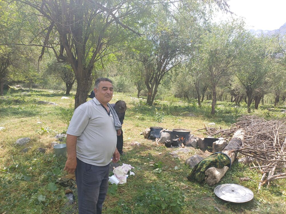  51986856  Malik, 47 ,    