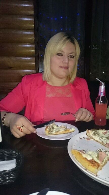  ,   Marina, 40 ,  