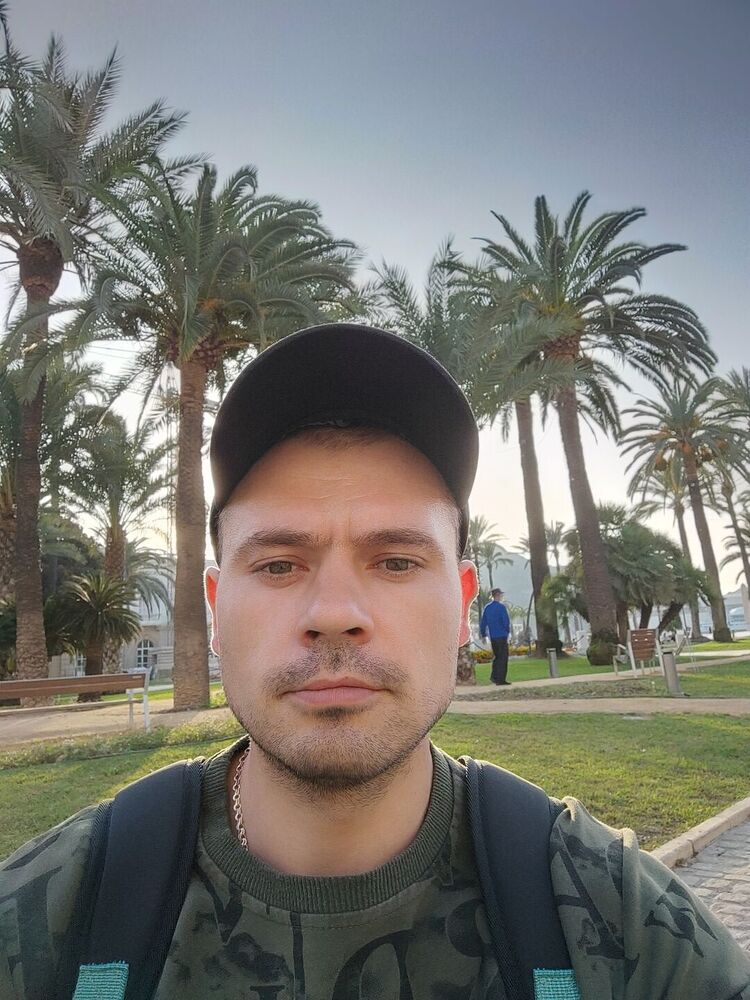  54509786  Borys, 33 ,    