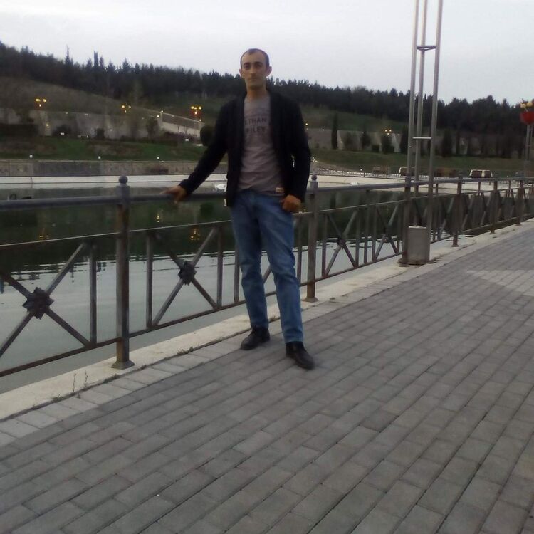  ,   Akbar, 42 ,     , c 