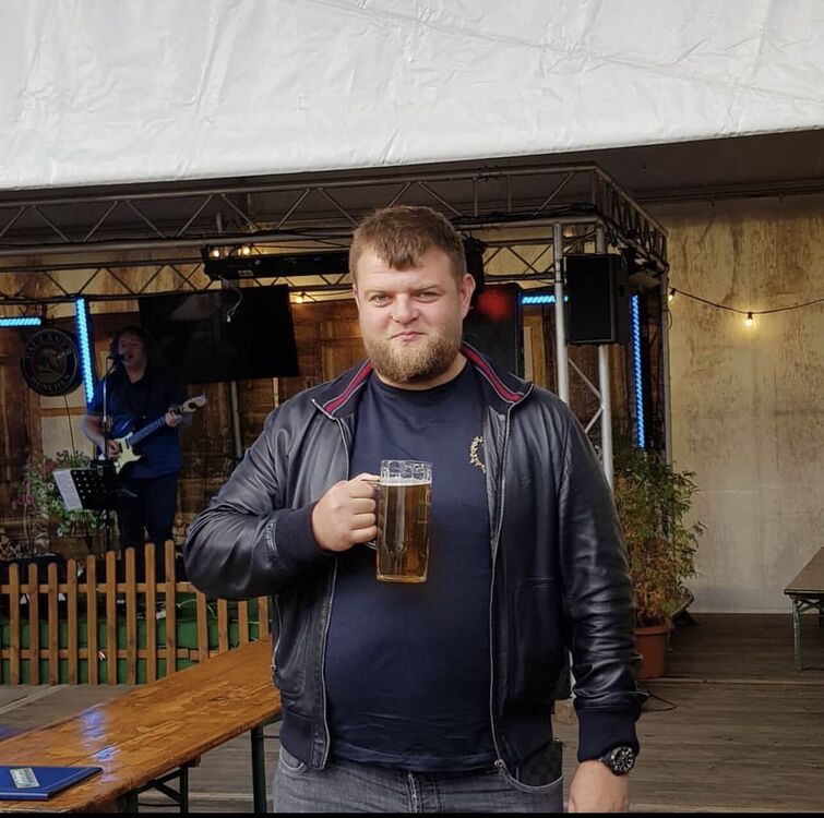  ,   Igor, 39 ,   ,   