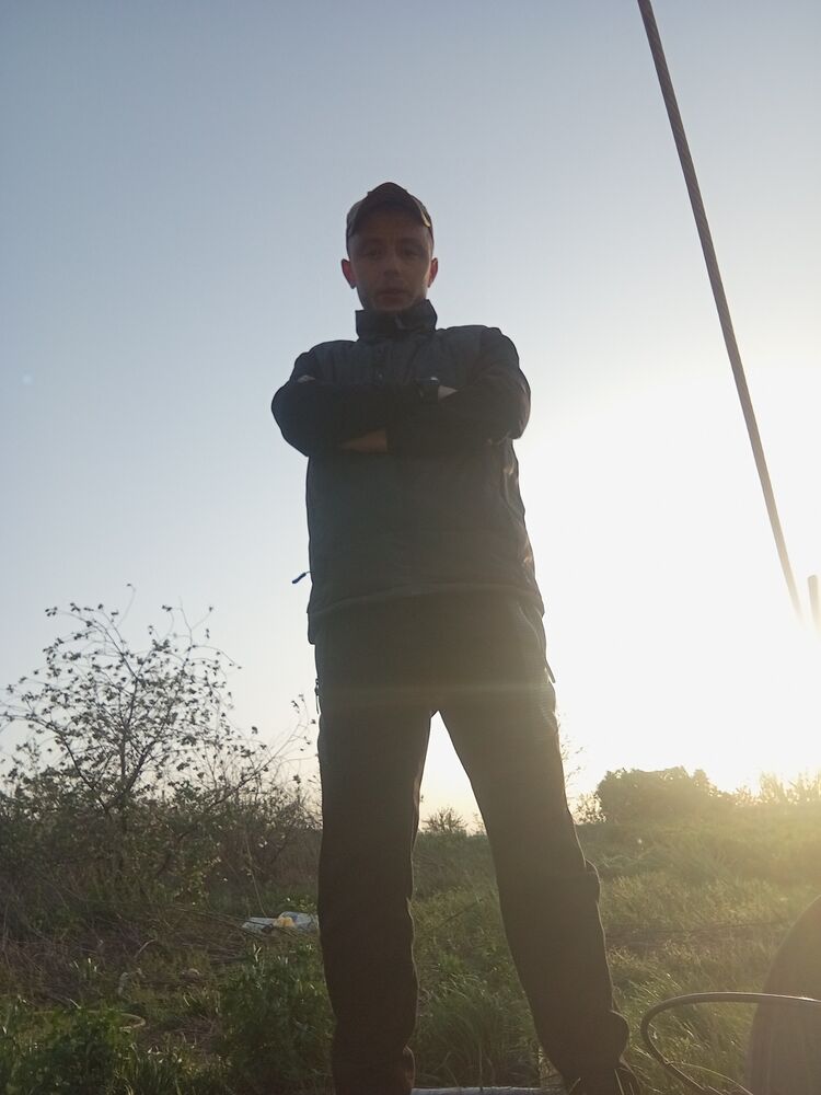  43569916  IVAN, 27 ,    