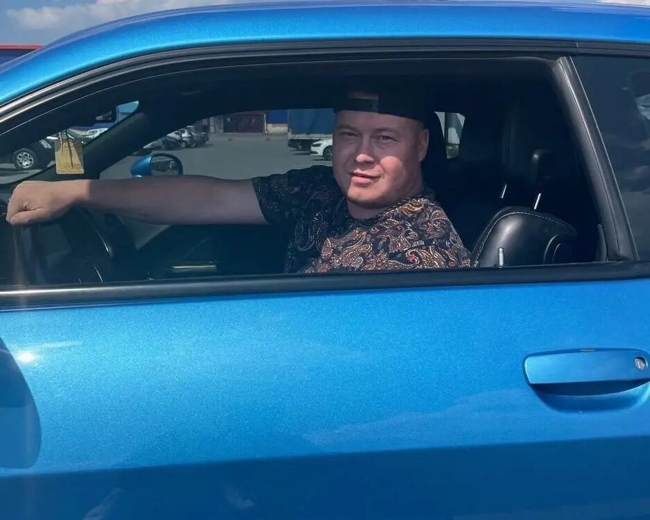  40597196  Mikhail, 32 ,    