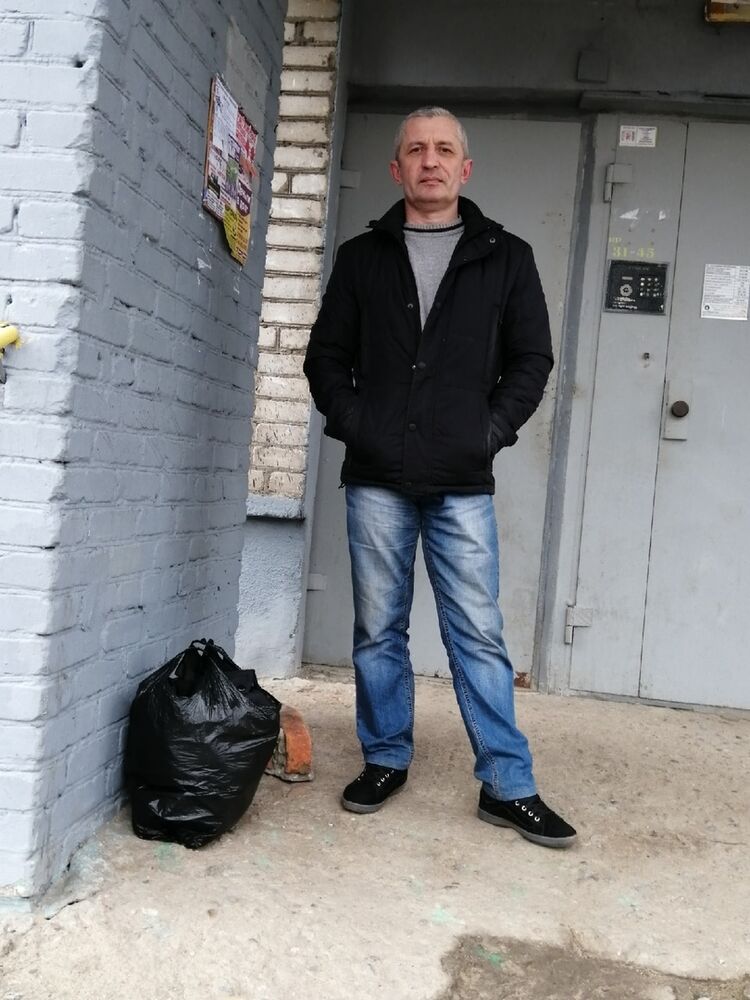  52454476  Sergei, 52 ,    