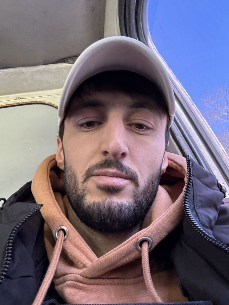  46841366  Munir, 28 ,    -