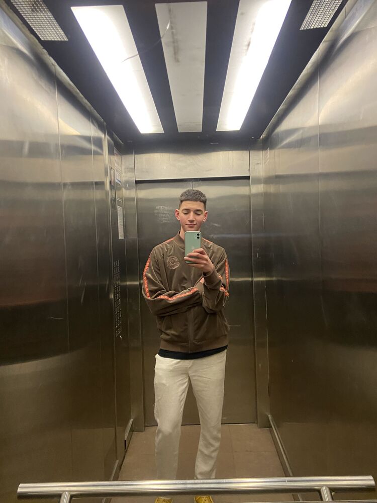  32587596  , 22 ,    