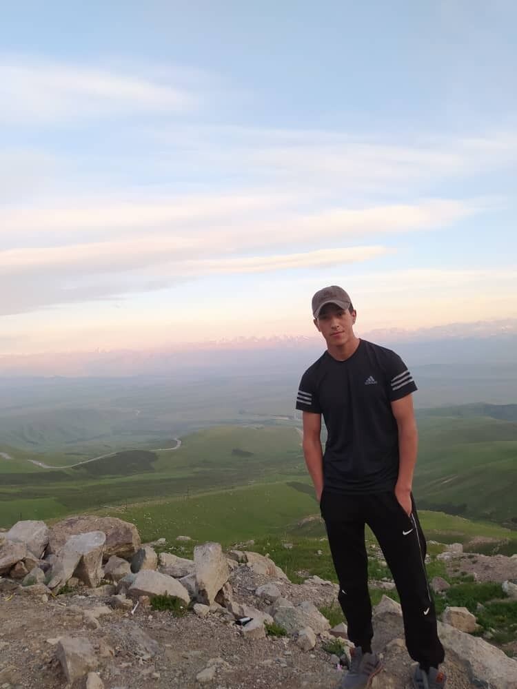 46460486  Ali, 27 ,    