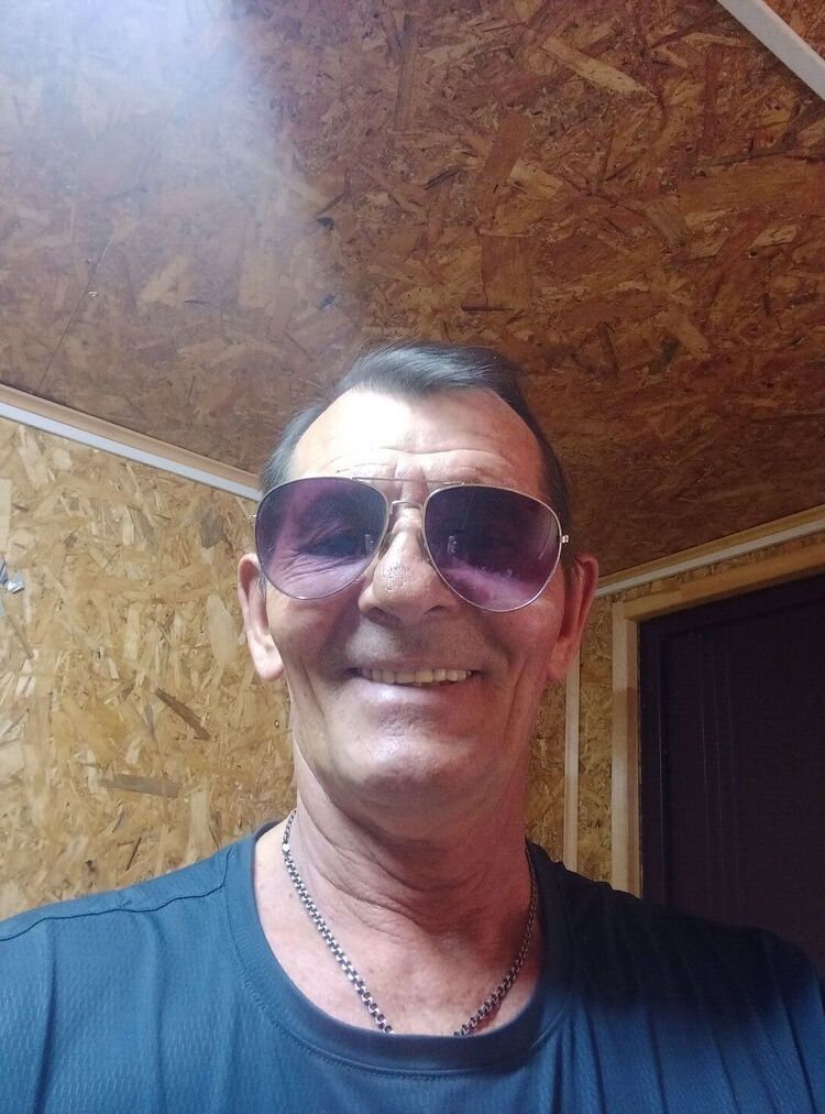  52823306  Slava, 55 ,    