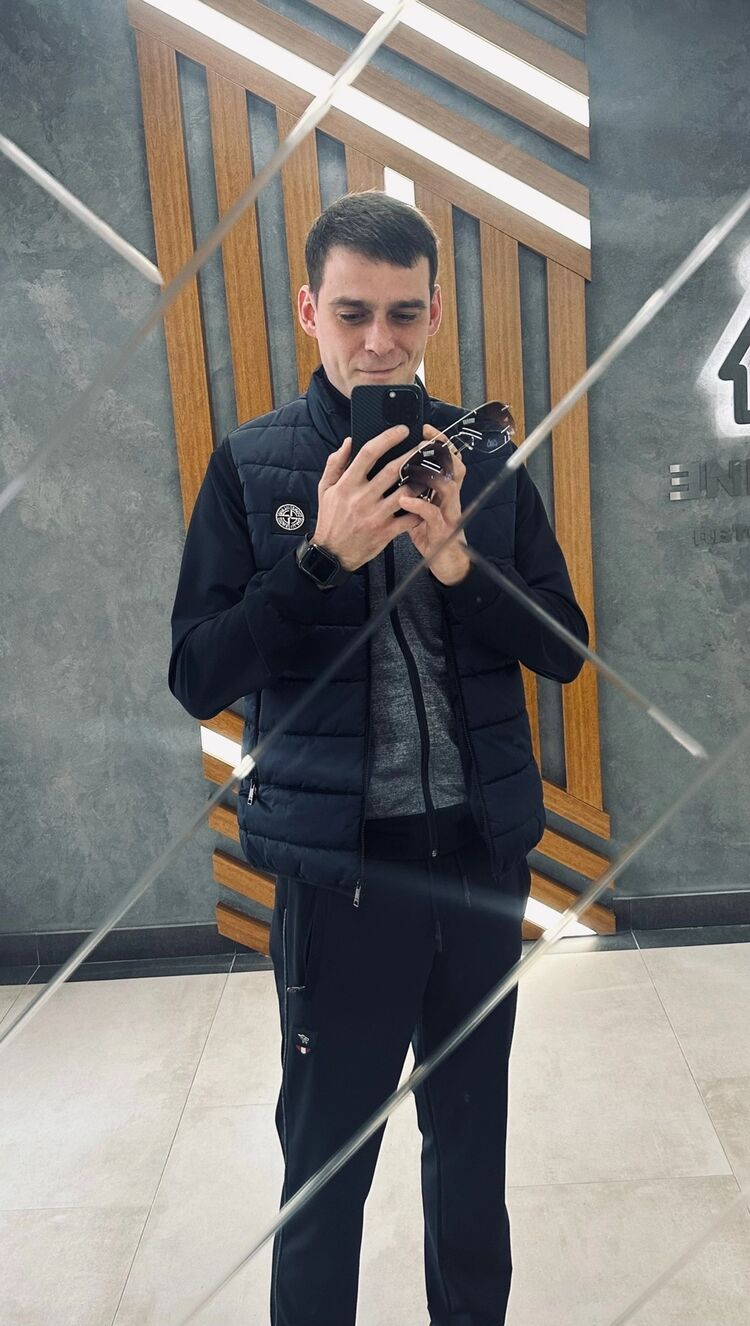  46090226  , 37 ,    