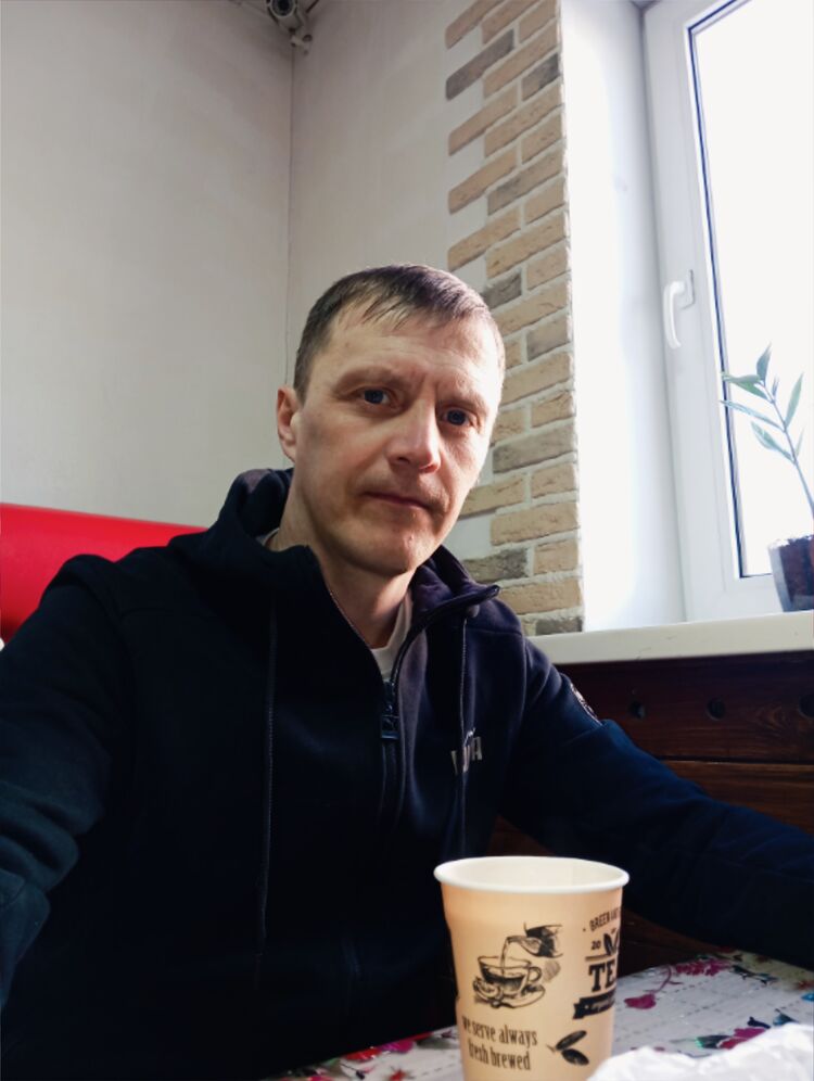  50311246  Konstantin, 40 ,    