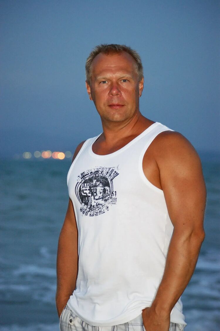  52838056  Alexey, 56 ,    