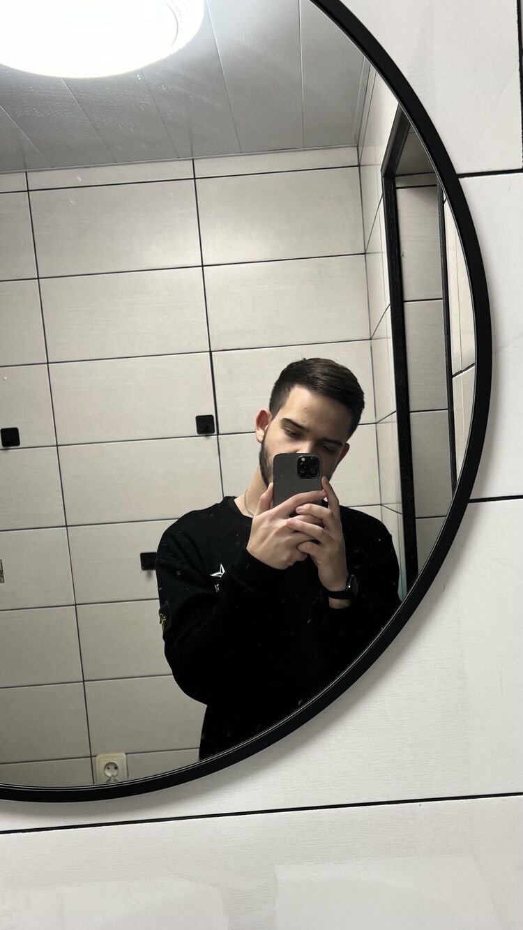  43881686  , 24 ,    