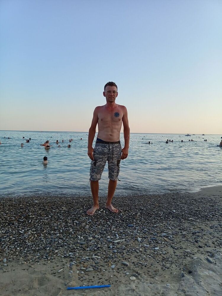  47848226  Vlad, 36 ,    Deleted