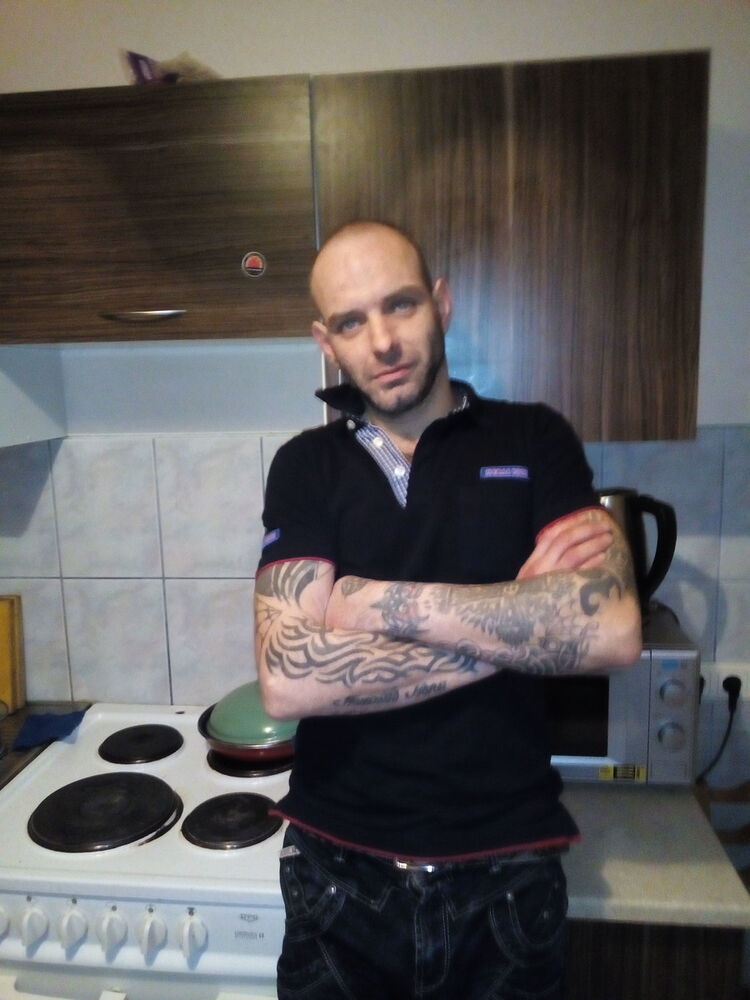  ,   Andrej, 41 ,     , c 