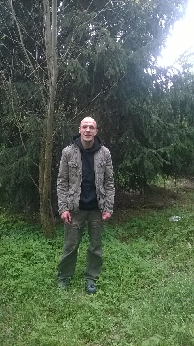  9513316  Uyrij, 35 ,    