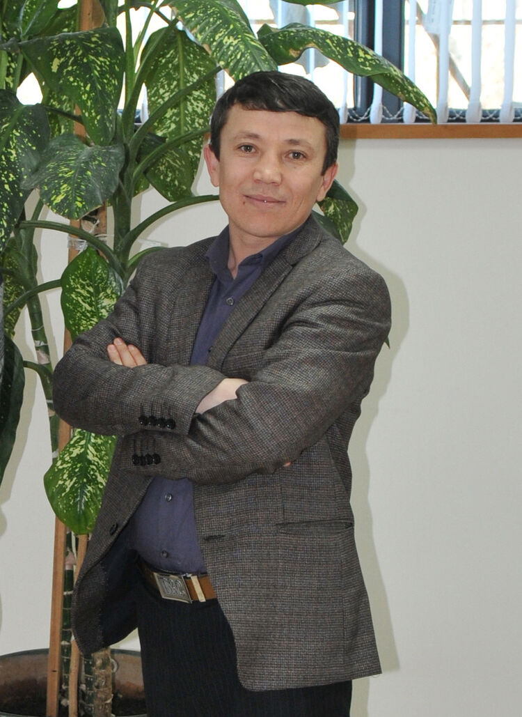  ,   Akbar, 47 ,   ,   , c 