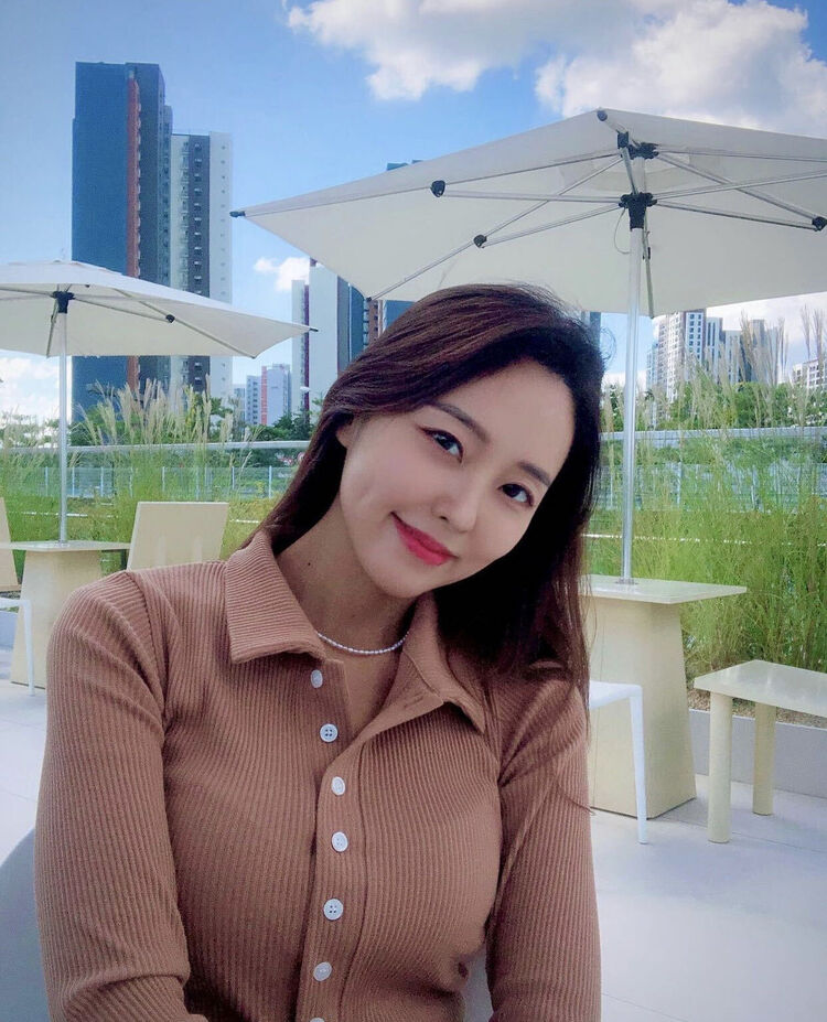  ,   Jeong, 33 ,   ,   