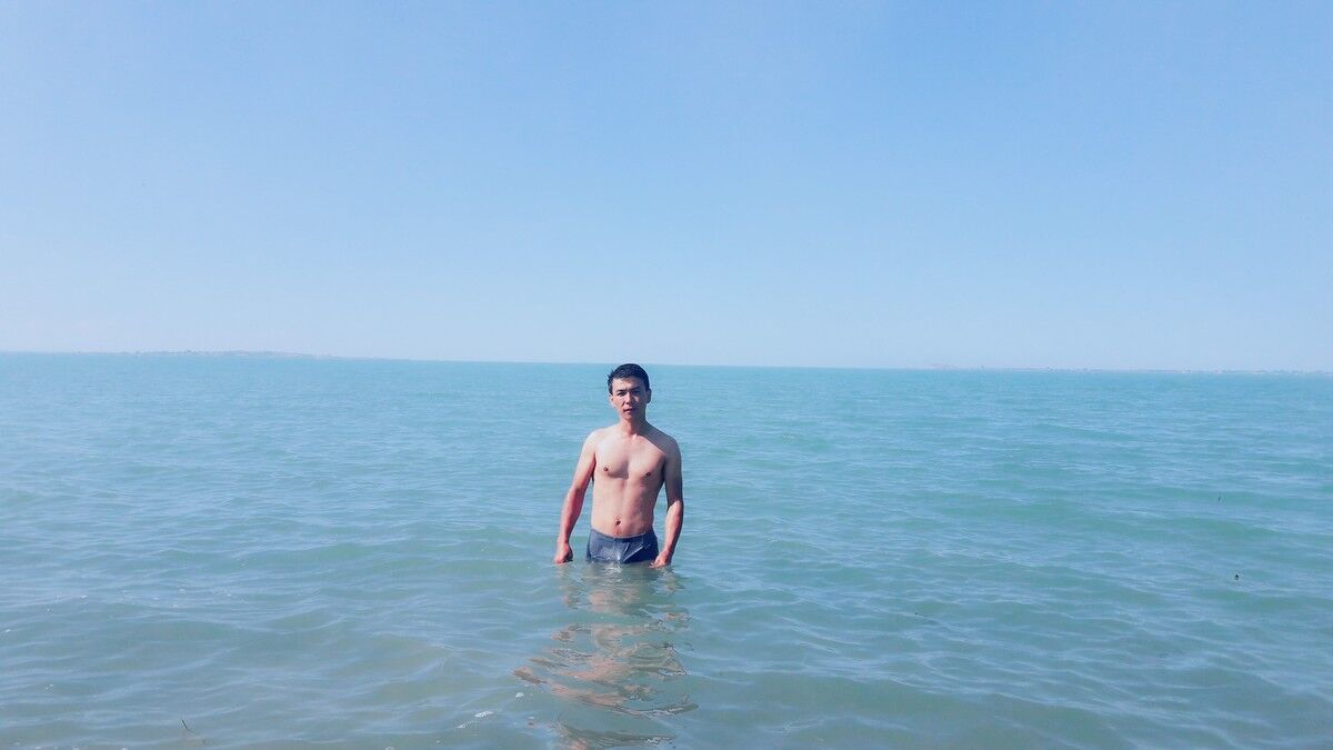  12806716  Oskar, 36 ,    