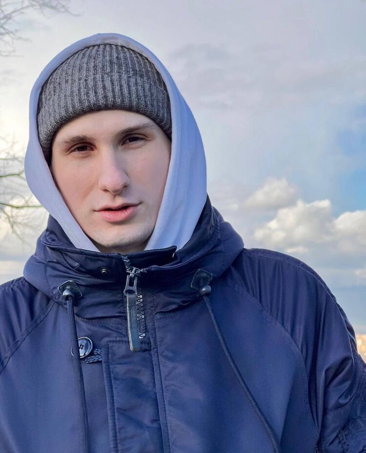  31447776  Vlad, 24 ,    