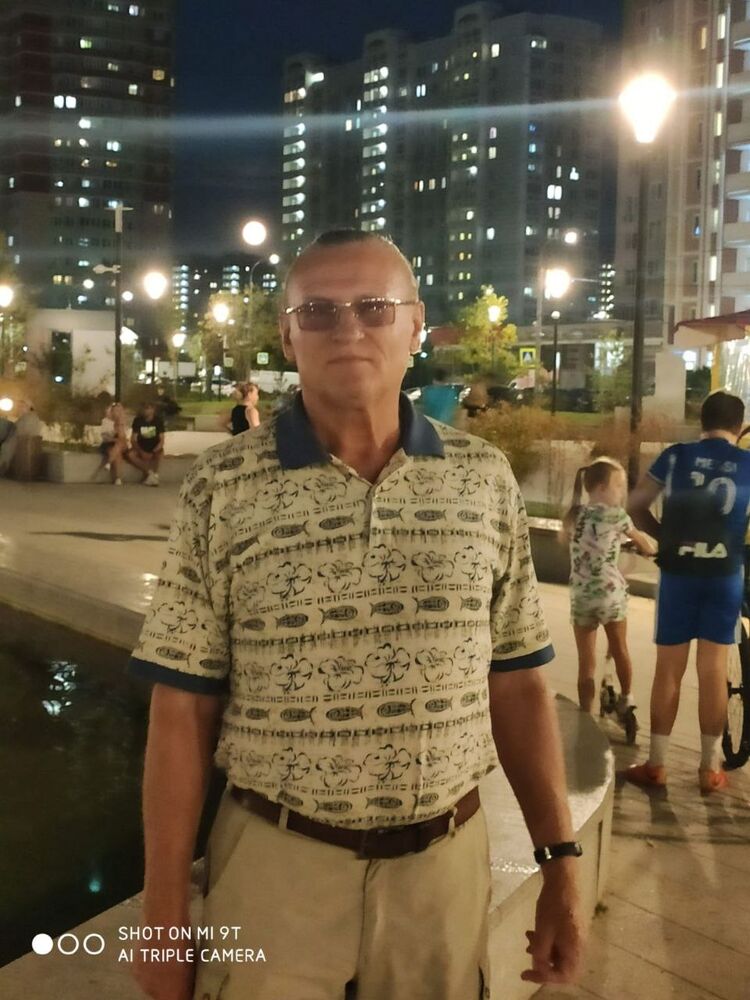  ,   Leon, 58 ,   ,   , c 