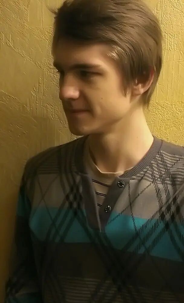  ,   Alexander, 32 ,   c 