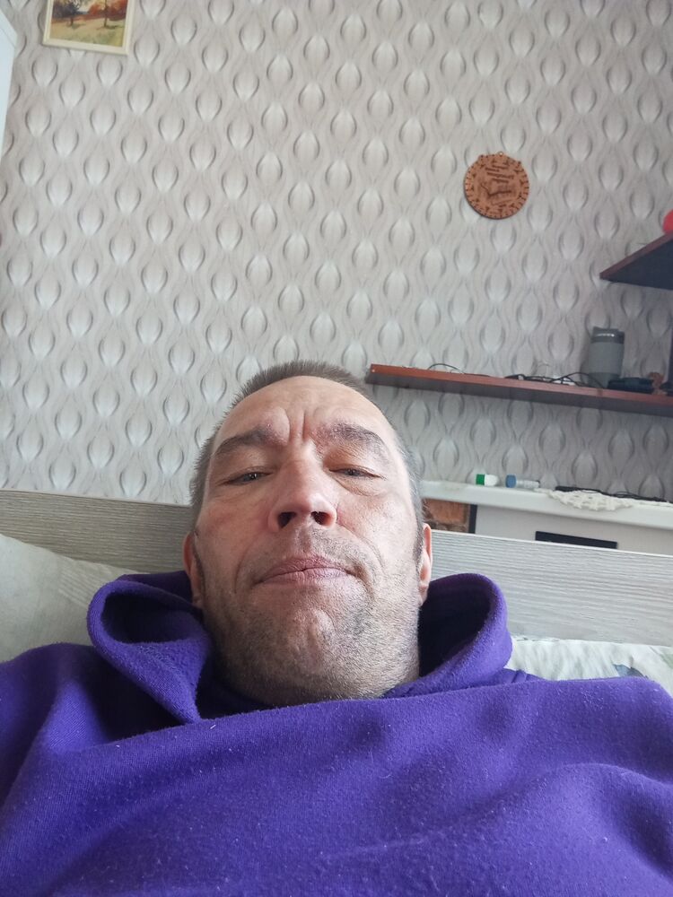  48704076  Aleksandr, 44 ,    
