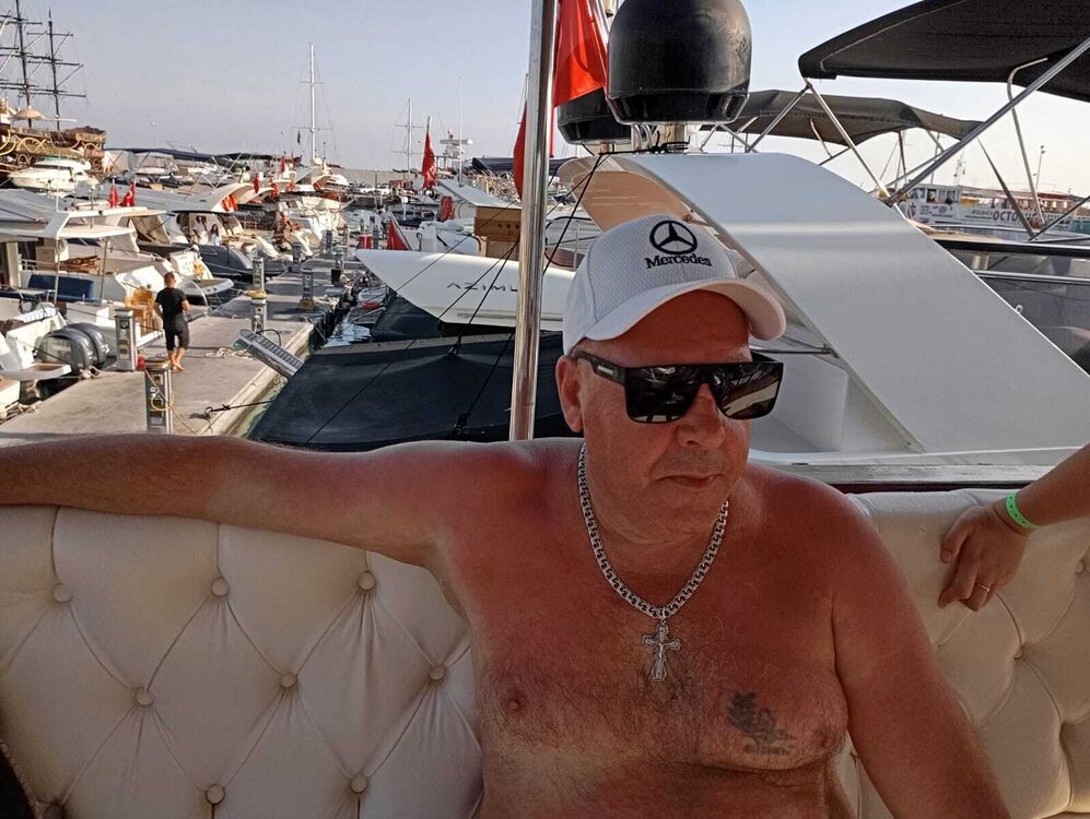  48199916  Oleg, 55 ,    