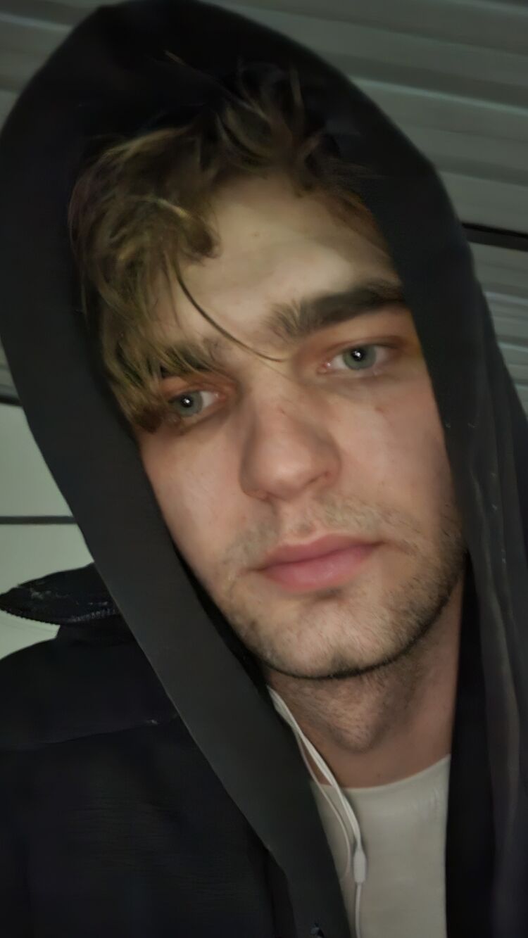  49363046  Simonov, 23 ,     